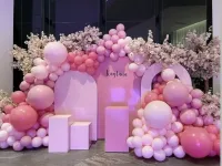 Decoración del salón en color rosa