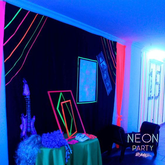 decoracion de la entrada para fiesta neon de 15 anos hombre (2)
