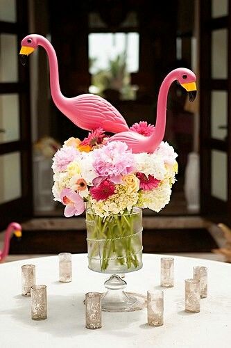Centros de mesa para quinceañera temática de flamingo
