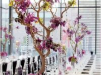 Hermosos centros de mesa con ramas secas