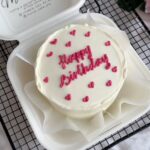 Diseños de pasteles aesthetic para cumpleaños 16