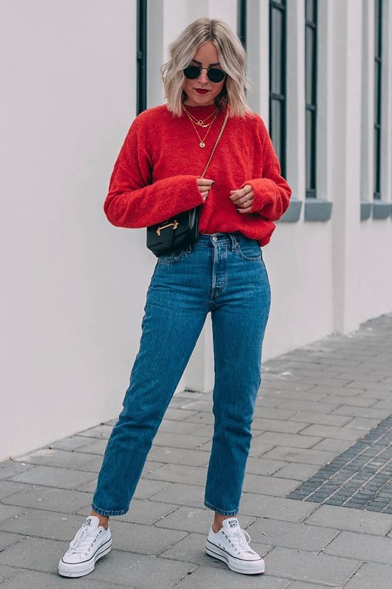 Ideas de looks casuales con mom jeans