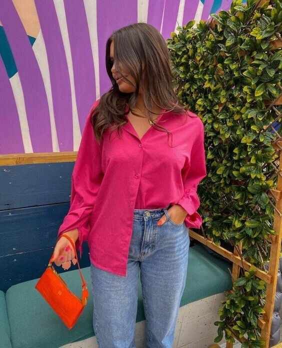 Jeans básicos con camisas rosas