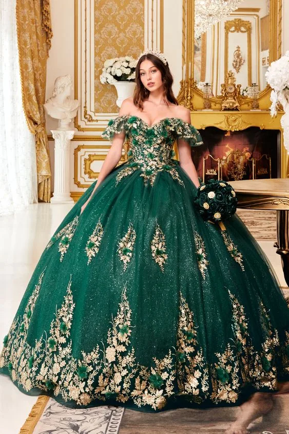 vestidos de 15 años verde esmeralda con dorado