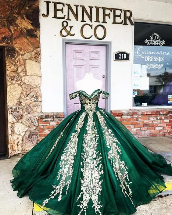 vestidos de 15 años verde esmeralda con plateado